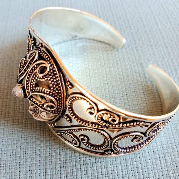 New Carved Goddess Face Rainbow Moonstone 925 Silver Cuff Bracelet. - Picture 7 of 8